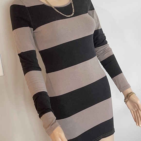 Bodycon long sleeve dress - Picture 3 of 10